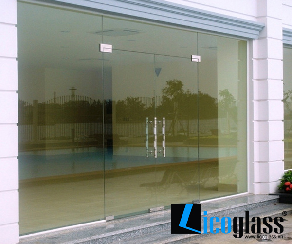 Cửa kính thủy lực 2 cánh 3 vách bên cua-kinh-thuy-luc-2-...